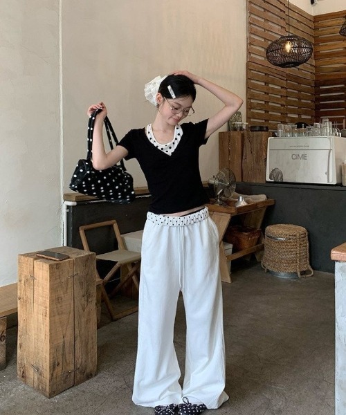 Ritzy(リッツィー)の「ドット柄 ホルターネック レイヤード風 T シャツ(Tシャツ/カットソー・レディース・ブラック/ブラック系・M/L)」の14枚目の写真