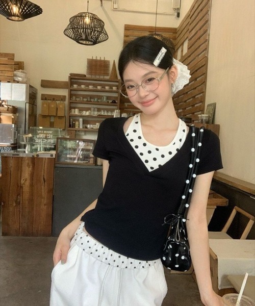 Ritzy(リッツィー)の「ドット柄 ホルターネック レイヤード風 T シャツ(Tシャツ/カットソー・レディース・ブラック/ブラック系・M/L)」の16枚目の写真