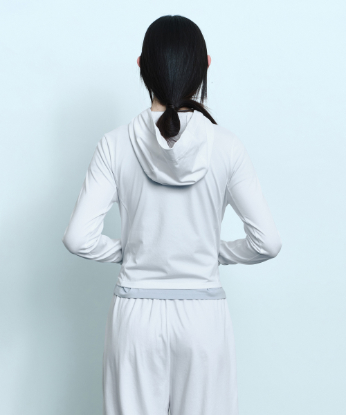 MUSINSA STANDARD WOMAN（ムシンサスタンダードウーマン）の「[UVプロテクション] ウィメンズクーリングジャージフード付きジップアップ [ホワイト]（パーカー・レディース・その他・X-SMALL/SMALL/MEDIUM/LARGE）」の3枚目の写真