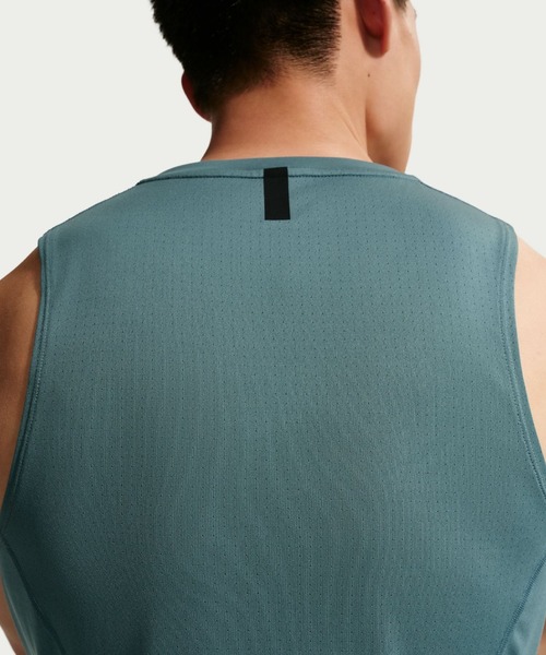 NIKE(ナイキ)の「ナイキ NIKE ナイキ NP DF NPT TANK(タンクトップ・メンズ・ブラック/グリーン・M/L/LL/S/3L)」の6枚目の写真
