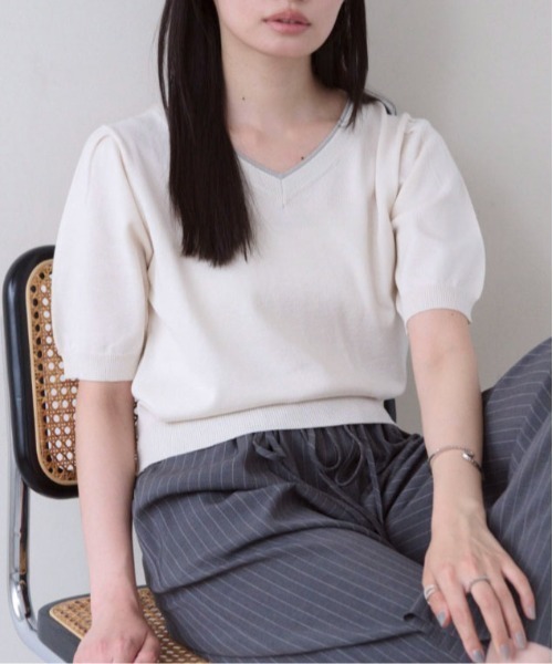 SOYEN(ソイエン)の「カラーラインVネックサマーニットトップス(ニット/セーター・レディース・ブルー/オフホワイト・F)」の1枚目の写真