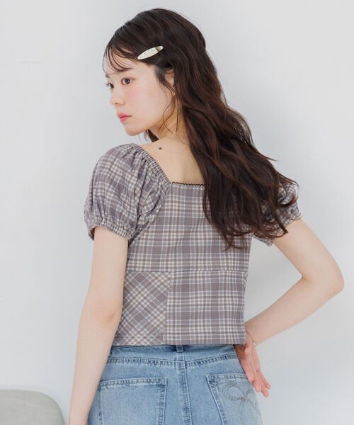 ems excite(エムズエキサイト)の「チェック柄パフ袖カットソー(Tシャツ/カットソー・レディース・ブラウン系その他2/ブルー系その他2/ホワイト系その他・FREE)」の17枚目の写真