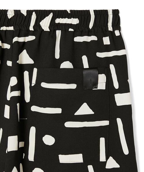 N.HOOLYWOOD COMPILE(N.ハリウッド コンパイル)の「2TUCK EASY HALF PANTS(その他パンツ・メンズ・ブラック・40/38/36)」の4枚目の写真