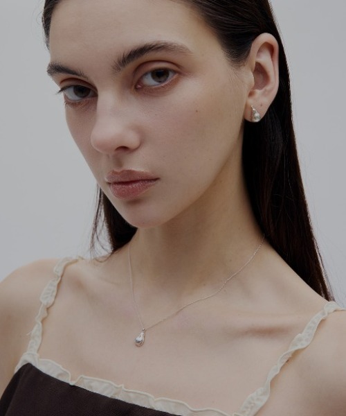Ameri(アメリ)の「MEDI SLV925 PEAR NECKLACE(ネックレス・レディース・シルバー・FREE)」の4枚目の写真