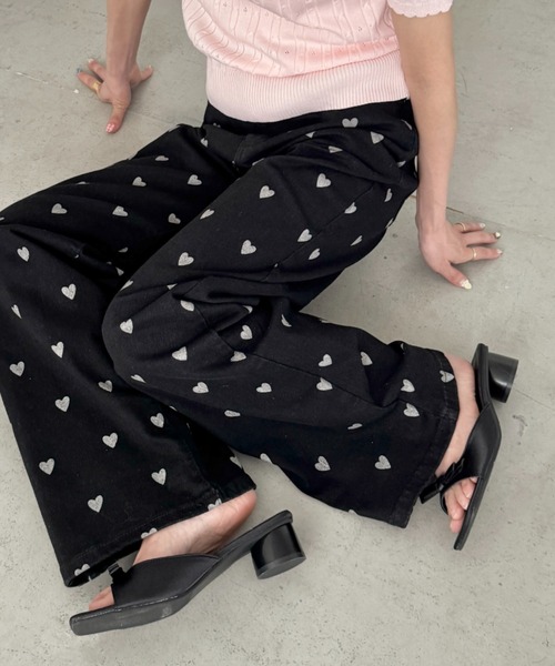 SOLLON.（ソルロン）の「ランダムハートプリントパンツ（デニムパンツ・レディース・ブラック/ピンク/ブルー・M）」の11枚目の写真