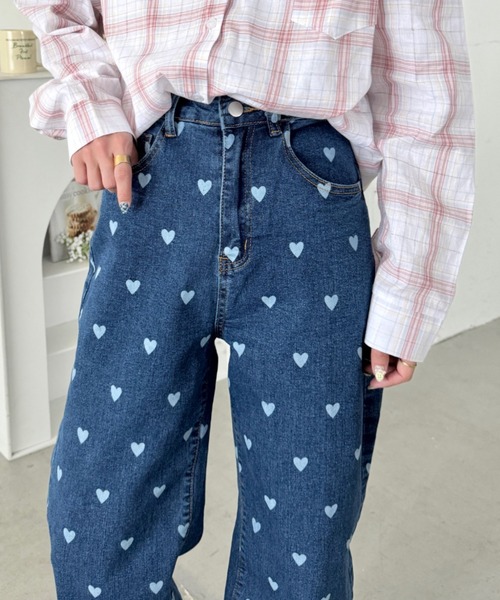 SOLLON.（ソルロン）の「ランダムハートプリントパンツ（デニムパンツ・レディース・ブラック/ピンク/ブルー・M）」の7枚目の写真
