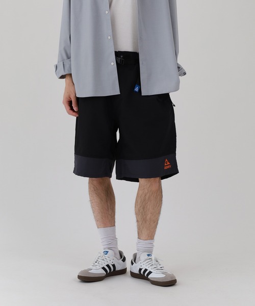 GERRY(ジェリー)の「GERRY ナイロンZIPバイカラーショートパンツ(その他パンツ・メンズ・ブラック系/ブラック×グレー/ブラック×ベージュ/ネイビー系1/ネイビー系2/チャコールグレー×ブラック・M/L/LL/S)」の2枚目の写真