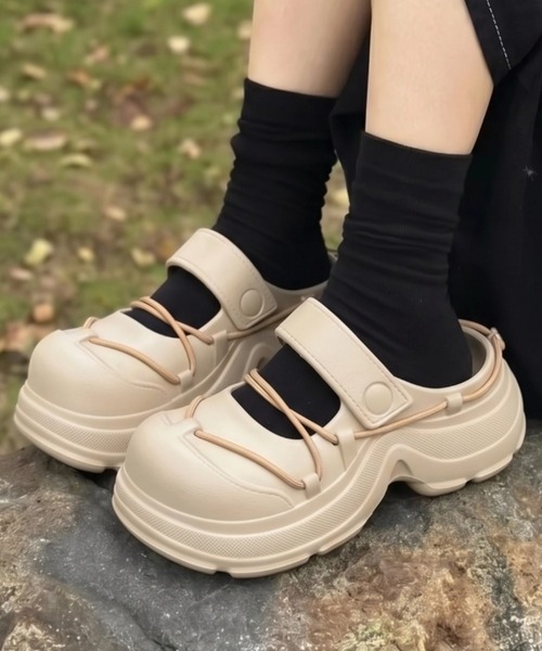 yuue' ( wear )（ユーイ）の「厚底クロスコードクロッグサンダル/スポーツサンダル（サンダル・レディース・ブラック/ベージュ・M/L）」の2枚目の写真