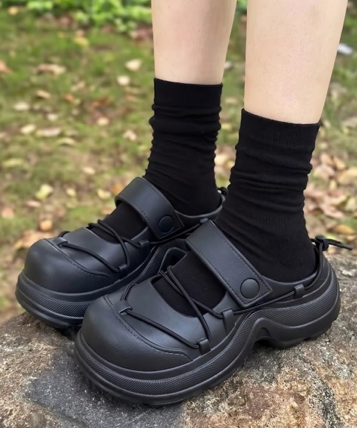 yuue' ( wear )（ユーイ）の「厚底クロスコードクロッグサンダル/スポーツサンダル（サンダル・レディース・ブラック/ベージュ・M/L）」の4枚目の写真