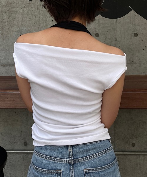 ROGER AND RAW（ロジャーアンドロウ）の「ホルタータンク レイヤード2WAYオフショルトップス（Tシャツ/カットソー・レディース・ベージュ/ブラウン/ホワイト/ブラック・FREE）」の10枚目の写真