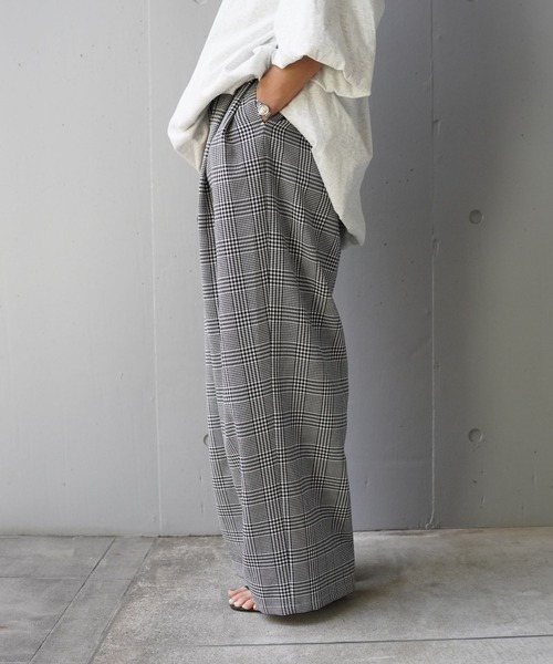 YENN(イエン)の「YENN(イエン)PLAID TUCK EASY PT(その他パンツ・レディース・グレー/グリーン・36/38)」の3枚目の写真