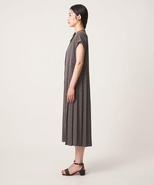 A DAY IN THE LIFE UNITED ARROWS(アデイインザライフユナイテッドアローズ)の「プリーツ シャツワンピース ‐ウォッシャブル‐ <A DAY IN THE LIFE>(ワンピース・レディース・モカ/ブラック/ネイビー・FREE)」の6枚目の写真