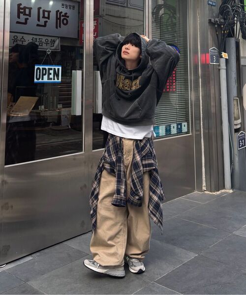 DIMITRI BLACK(ディミトリブラック)の「VLAD チェックアップリケフードパーカー_ピグメントチャコール(パーカー・レディース・その他・LARGE/X-LARGE/MEDIUM)」の10枚目の写真