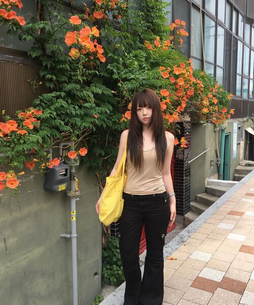 OURSAYSOUR(アワーセイアワー)の「ドットスタッズホルターネックノースリーブベージュ(Tシャツ/カットソー・レディース・ベージュ・FREE)」の4枚目の写真