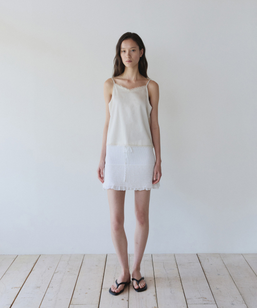 YEARNING（イヤニング）の「LAYERED RUFFLE KNIT MINI SKIRT, IVORY（スカート・レディース・その他・FREE）」の2枚目の写真