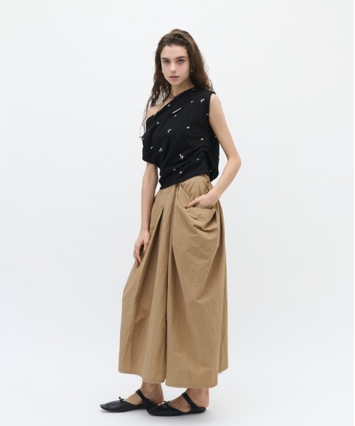 Lutim by u(ルチバイユー)の「【接触冷感】ミュートフラワー刺繍ドレープトップス(Tシャツ/カットソー・レディース・ベージュ/ブラウン/ブラック・FREE)」の7枚目の写真