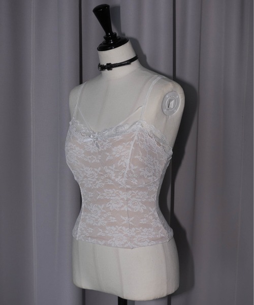 Carmelo(カーメロ)の「Front Cross Lace Trim Camisole / クロスストラップカップインレースキャミ(キャミソール・レディース・ブラック/ホワイト・FREE)」の3枚目の写真