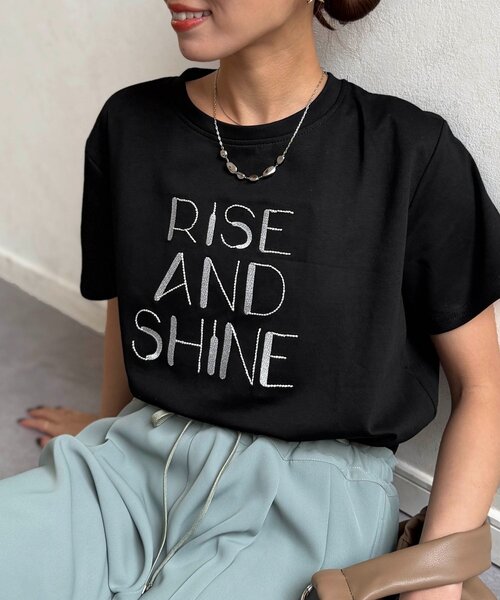 Chez toi(シェトワ)の「刺繍ロゴTシャツ(Tシャツ/カットソー・レディース・ブラウン/ホワイト/ブラック・FREE)」の2枚目の写真