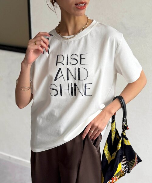 Chez toi(シェトワ)の「刺繍ロゴTシャツ(Tシャツ/カットソー・レディース・ブラウン/ホワイト/ブラック・FREE)」の5枚目の写真