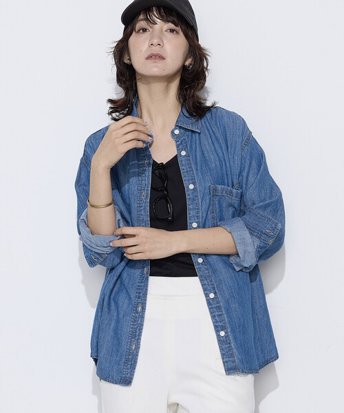 COMME CA Wardrobe(コムサワードローブ)の「〔 +サイズ 〕 テンセル/リネンデニム シャツ(シャツ/ブラウス・レディース・インディゴブルー/ライトインディゴブルー・13号)」の2枚目の写真