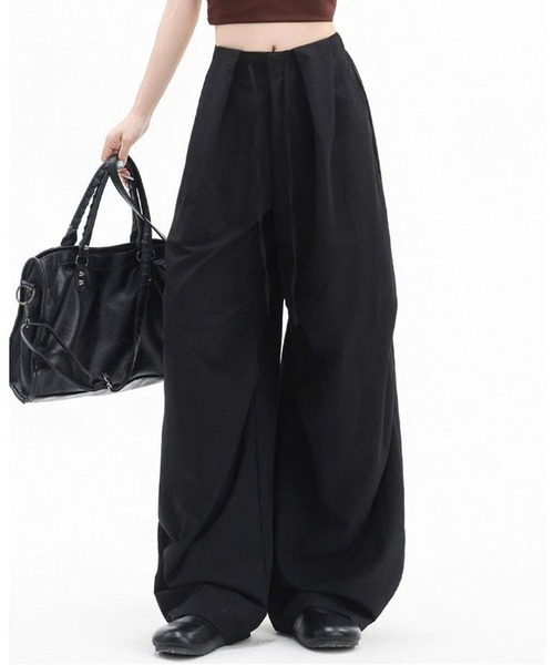 GLAMOROUS JANE(グラマラスジェーン)の「タックワイドルーズパンツ(その他パンツ・レディース・ブラック/ベージュ・M/L)」の4枚目の写真