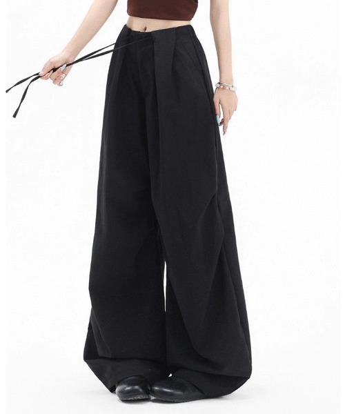 GLAMOROUS JANE(グラマラスジェーン)の「タックワイドルーズパンツ(その他パンツ・レディース・ブラック/ベージュ・M/L)」の5枚目の写真
