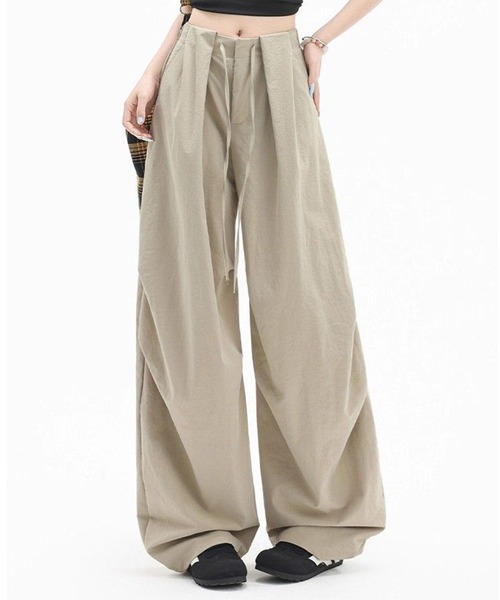 GLAMOROUS JANE(グラマラスジェーン)の「タックワイドルーズパンツ(その他パンツ・レディース・ブラック/ベージュ・M/L)」の7枚目の写真