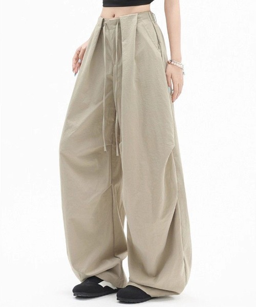 GLAMOROUS JANE(グラマラスジェーン)の「タックワイドルーズパンツ(その他パンツ・レディース・ブラック/ベージュ・M/L)」の8枚目の写真