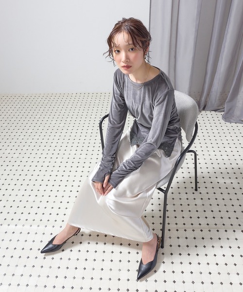 en CAnAF(エンカナフ)の「【一枚でも重ねても使える万能アイテム】裾レースシアーベロア袖ギャザートップス(Tシャツ/カットソー・レディース・オフホワイト/ブラック/グレー・フリー)」の4枚目の写真