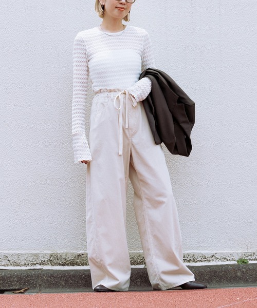 ADAM ET ROPE'(アダムエロペ)の「フレアスリーブレーストップス(Tシャツ/カットソー・レディース・ブラック/ホワイト/キナリ・FREE)」の5枚目の写真