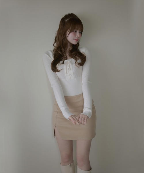 M DOLLY(エムドリー)の「Eyelet fifi knit tops / アイレットフィフィニットトップス(Tシャツ/カットソー・レディース・アイボリー/グレー・FREE)」の6枚目の写真