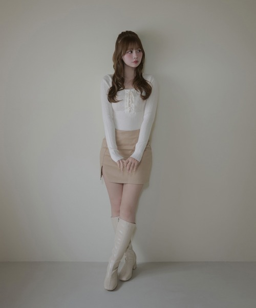 M DOLLY(エムドリー)の「Eyelet fifi knit tops / アイレットフィフィニットトップス(Tシャツ/カットソー・レディース・アイボリー/グレー・FREE)」の7枚目の写真