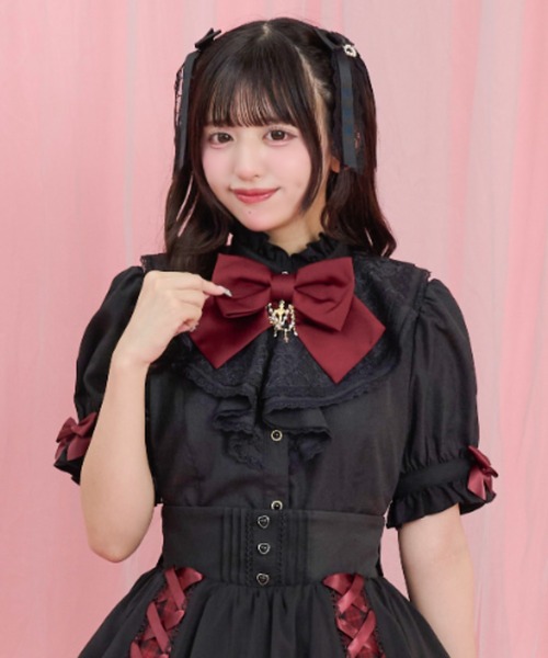 Secret Honey（シークレットハニー）の「ラッフルバックレースアップブラウス（シャツ/ブラウス・レディース・オフホワイト/ワインレッド/ブラック・MEDIUM）」の2枚目の写真