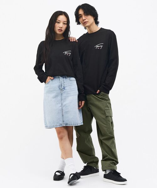 tommy jeans(トミー ジーンズ)の「【オンライン限定】ユニセックス シグネチャーチェストロングスリーブTシャツ(Tシャツ/カットソー・メンズ・ブラック/ホワイト・X-LARGE/LARGE/MEDIUM/SMALL)」の18枚目の写真