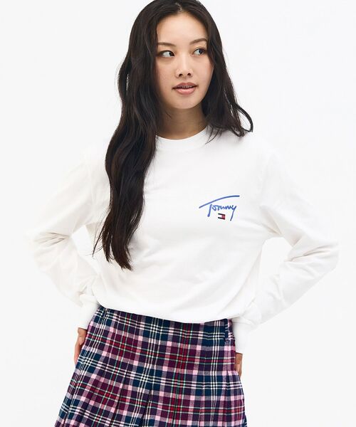 tommy jeans(トミー ジーンズ)の「【オンライン限定】ユニセックス シグネチャーチェストロングスリーブTシャツ(Tシャツ/カットソー・メンズ・ブラック/ホワイト・X-LARGE/LARGE/MEDIUM/SMALL)」の5枚目の写真