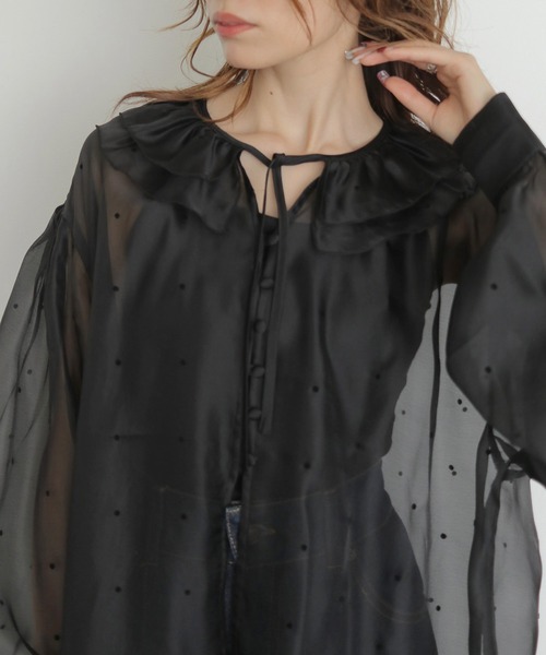 CLEIO(クレイオ)の「【CLEIO】ドットシアーパフスリーブブラウス DOT SHEER PUFF SLEEVE BLOUSE(シャツ/ブラウス・レディース・ブラック/アイボリー・FREE)」の9枚目の写真