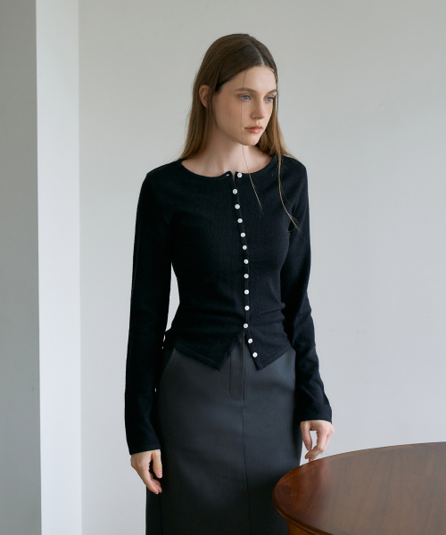 DEHEVE（デヘヴェ）の「Slim Button Cardigan [Black]（カーディガン/ボレロ・レディース・ブラック・OS）」の6枚目の写真