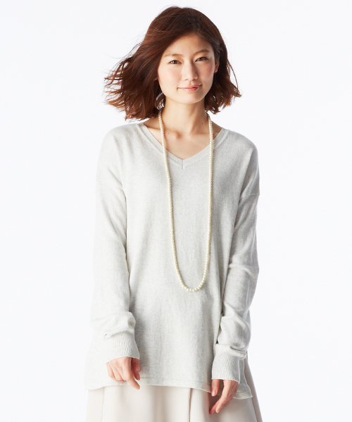 IEDIT（イディット）の「ララ・ステラ　シルク混のもっちり素材が気持ちいい二重臼編みのＶネックニット　　（ニット/セーター・レディース・ミント/ホワイト/ライトグレー/ライトベージュ・LARGE/SMALL/XX-LARGE/MEDIUM/X-LARGE）」の20枚目の写真