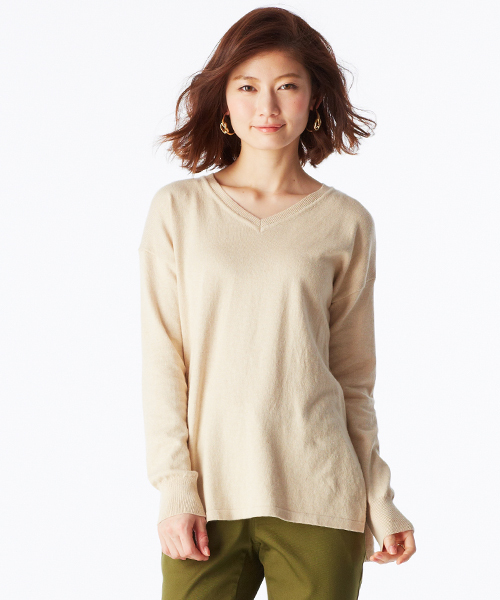 IEDIT（イディット）の「ララ・ステラ　シルク混のもっちり素材が気持ちいい二重臼編みのＶネックニット　　（ニット/セーター・レディース・ミント/ホワイト/ライトグレー/ライトベージュ・LARGE/SMALL/XX-LARGE/MEDIUM/X-LARGE）」の9枚目の写真