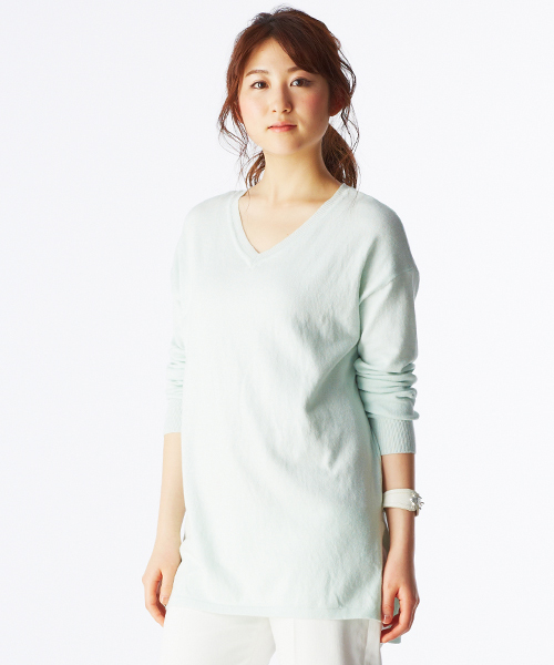 IEDIT（イディット）の「ララ・ステラ　シルク混のもっちり素材が気持ちいい二重臼編みのＶネックニット　　（ニット/セーター・レディース・ミント/ホワイト/ライトグレー/ライトベージュ・LARGE/SMALL/XX-LARGE/MEDIUM/X-LARGE）」の10枚目の写真