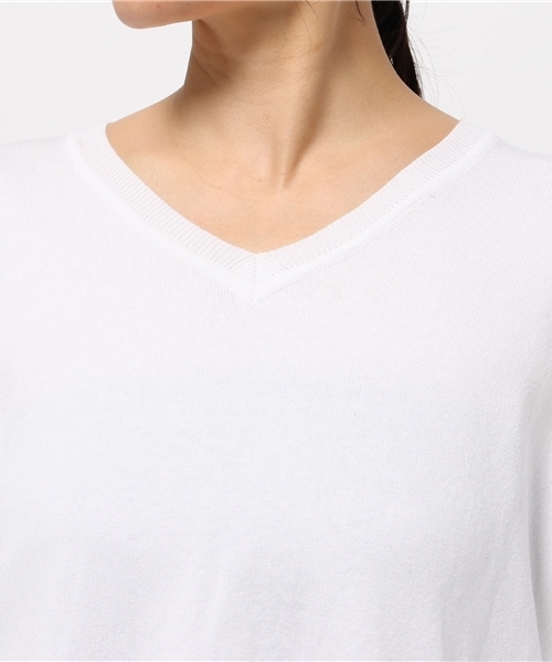 IEDIT（イディット）の「ララ・ステラ　シルク混のもっちり素材が気持ちいい二重臼編みのＶネックニット　　（ニット/セーター・レディース・ミント/ホワイト/ライトグレー/ライトベージュ・LARGE/SMALL/XX-LARGE/MEDIUM/X-LARGE）」の15枚目の写真