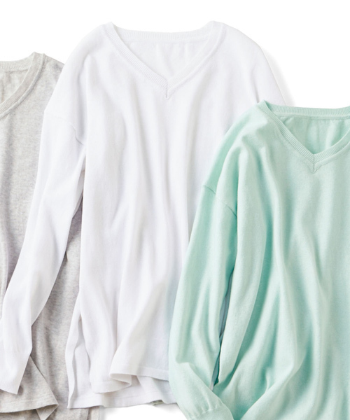 IEDIT（イディット）の「ララ・ステラ　シルク混のもっちり素材が気持ちいい二重臼編みのＶネックニット　　（ニット/セーター・レディース・ミント/ホワイト/ライトグレー/ライトベージュ・LARGE/SMALL/XX-LARGE/MEDIUM/X-LARGE）」の5枚目の写真