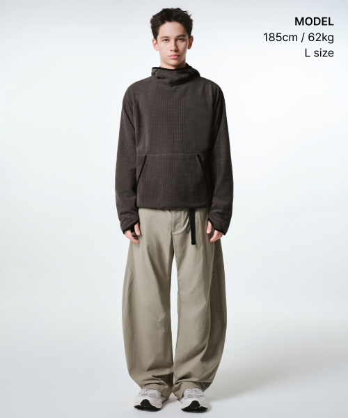 MUSINSA STANDARD（ムシンサスタンダード）の「[シティレジャー] グリッドポーラフリースフード付き長袖Tシャツ [マッドグレー]（その他アウター・メンズ・その他・MEDIUM/LARGE/2XL/SMALL/X-LARGE）」の2枚目の写真