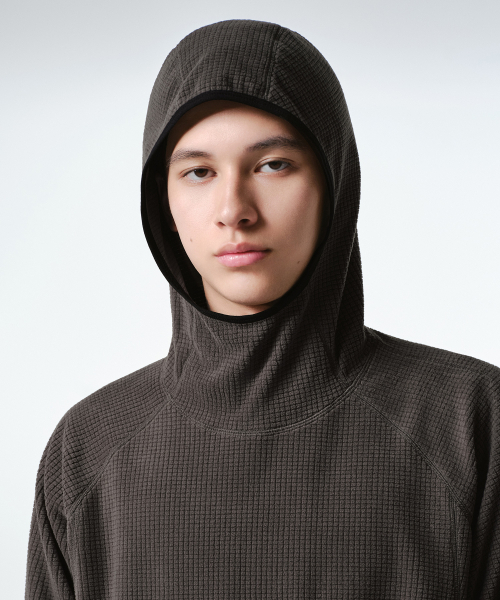 MUSINSA STANDARD（ムシンサスタンダード）の「[シティレジャー] グリッドポーラフリースフード付き長袖Tシャツ [マッドグレー]（その他アウター・メンズ・その他・MEDIUM/LARGE/2XL/SMALL/X-LARGE）」の4枚目の写真