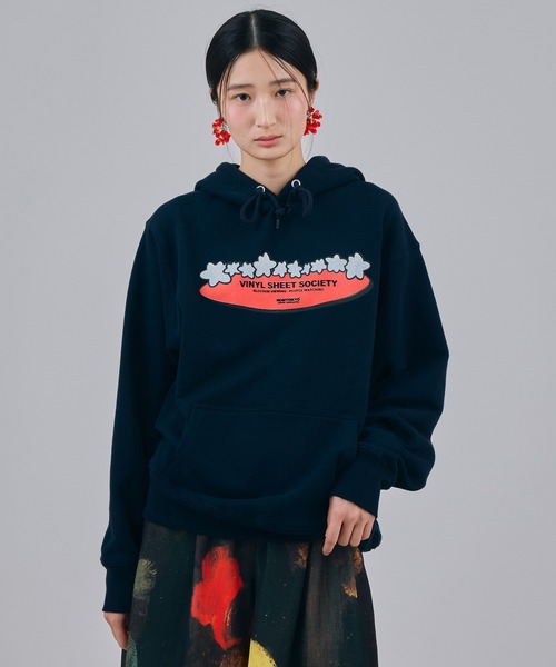 NON TOKYO(ノントーキョー)の「PRINT PULLOVER PARKER(STAR)(パーカー・レディース・ブラック/ホワイト/ネイビー・2/1)」の3枚目の写真
