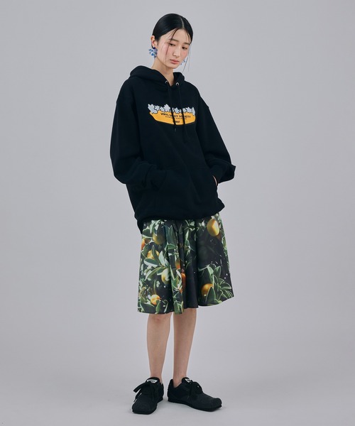 NON TOKYO(ノントーキョー)の「PRINT PULLOVER PARKER(STAR)(パーカー・レディース・ブラック/ホワイト/ネイビー・2/1)」の16枚目の写真