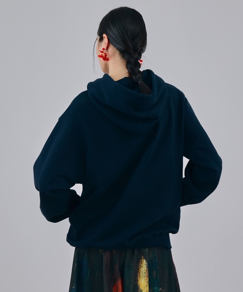 NON TOKYO(ノントーキョー)の「PRINT PULLOVER PARKER(STAR)(パーカー・レディース・ブラック/ホワイト/ネイビー・2/1)」の6枚目の写真