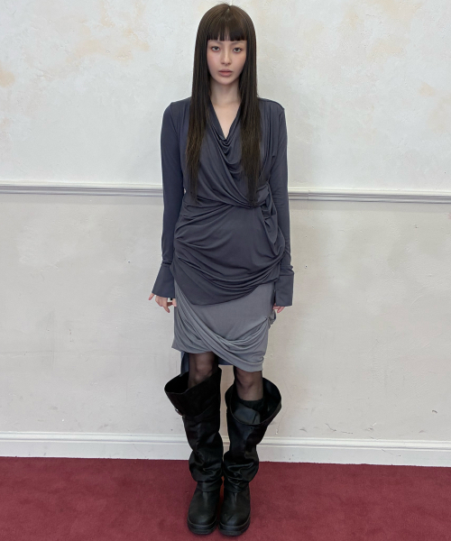 FLAREUP（フレアアップ）の「Miya ロングスリーブ (FL-195_Charcoal)（Tシャツ/カットソー・レディース・チャコール・OS）」の2枚目の写真