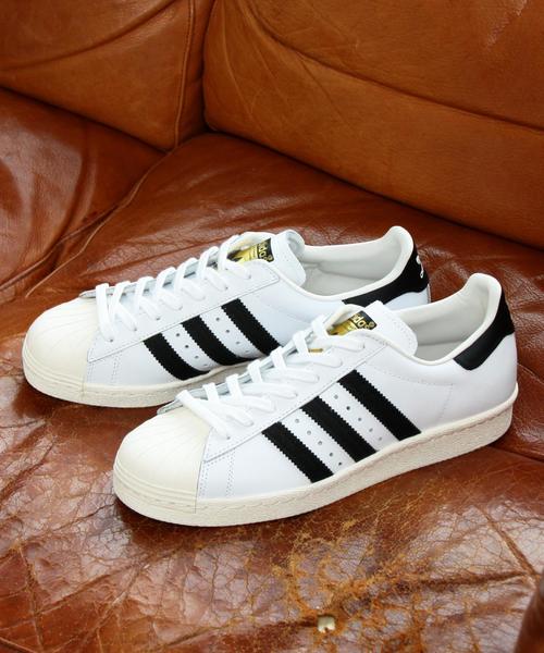 adidas（アディダス）の「＜adidas（アディダス）＞∴SUPERSTAR 80s スーパースター◆（スニーカー・レディース・オフホワイト/ブラック・24.5㎝/22.5㎝/23.5㎝/25㎝/24㎝/23㎝）」の2枚目の写真