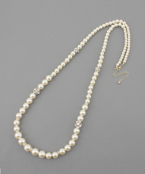 SHIPS for women(シップスフォーウィメン)の「★★little black:RONDEL LONG NECKLACE(オケージョン)(ネックレス・レディース・オフホワイト/ブラック・ONE SIZE)」の1枚目の写真